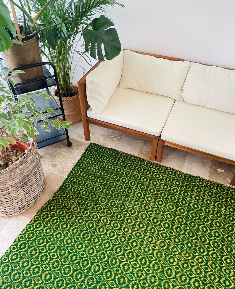 Miniatura: Wool green and yellow handwoven Romanian carpet