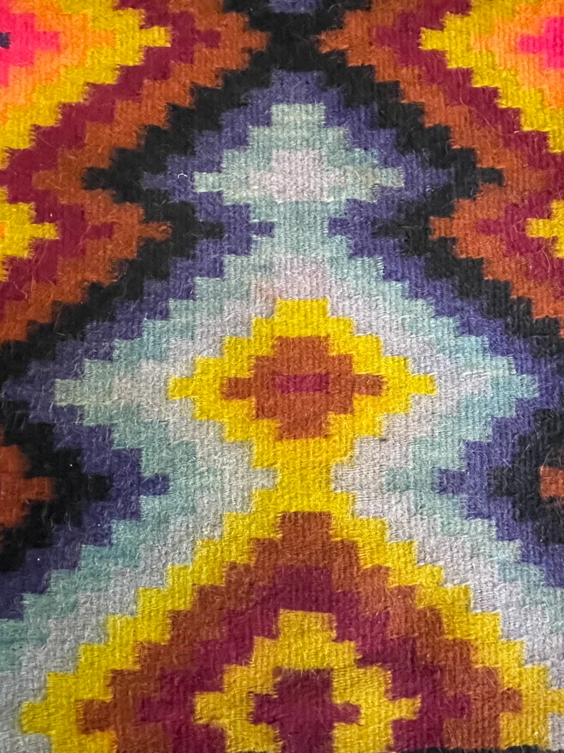 Miniaturbild: Vintage rumänischer Kelim, mehrfarbiges geometrisches Design