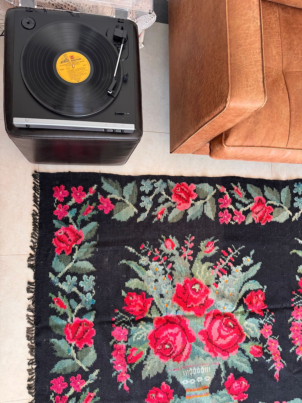 Thumbnail: Old Bessarabian carpet with two baskets of flowers