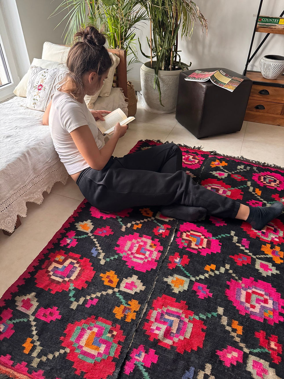 Miniaturbild: Wool floral carpet from colourful Maramureș 