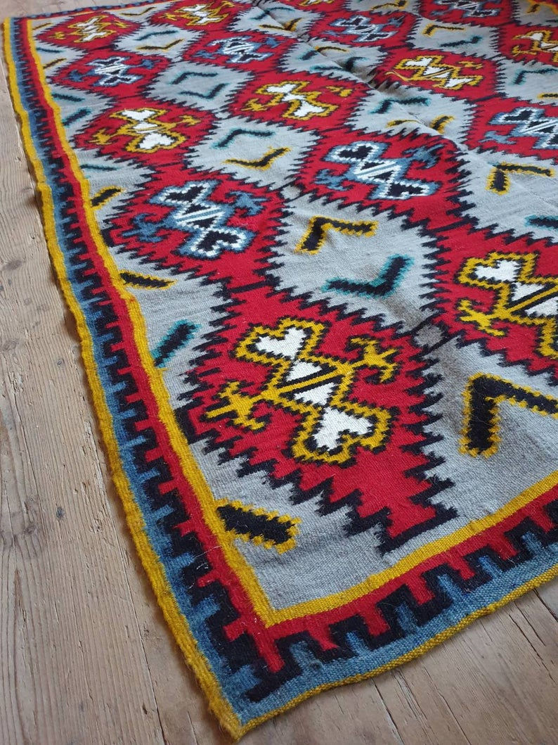 Miniaturbild: Sehr alter rumänischer Kelim, Vintage-Artikel, handgefertigt. Antiker rustikaler Teppich Rumänien