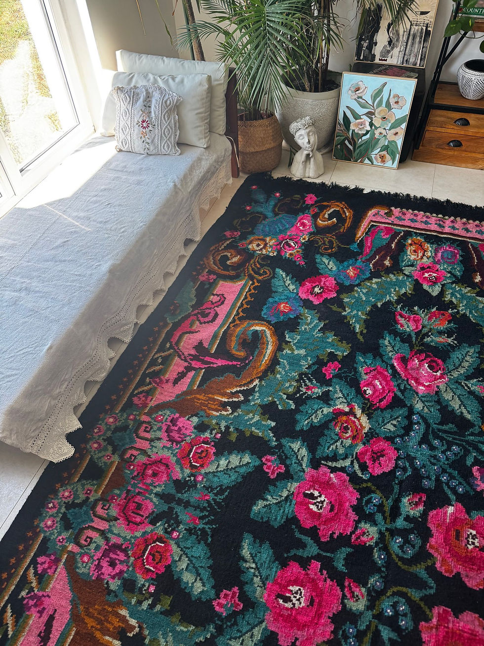 Miniaturbild: 390x238 Vintage Bessarabian / Moldavian Wool Rug With Roses