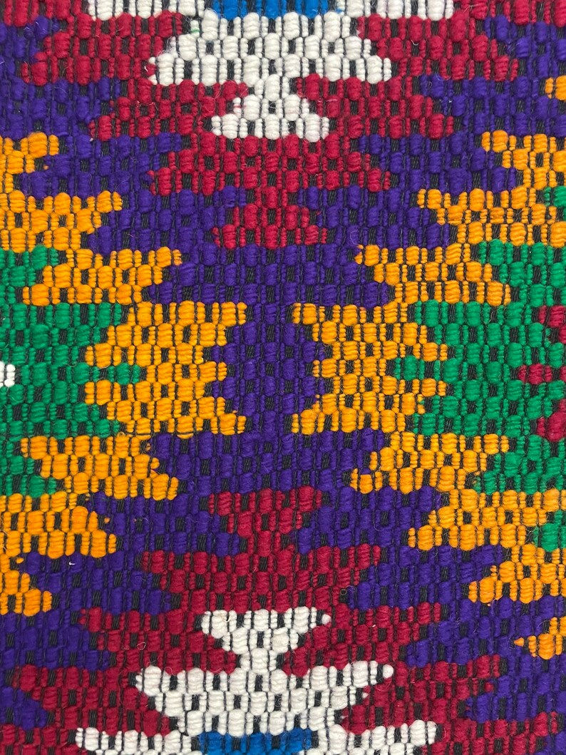 Miniatura: Alfombra rumana vintage tejida a mano con diseño geométrico, lana de colores