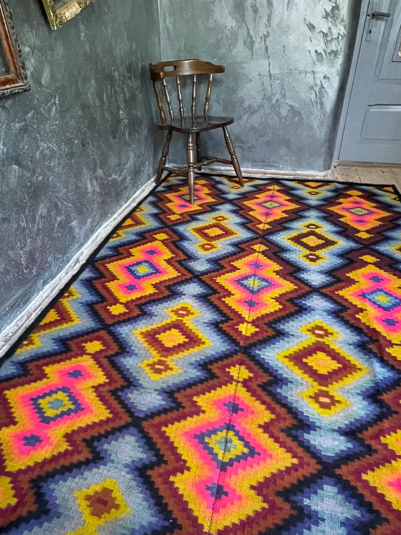 Miniaturbild: Vintage rumänischer Kelim, mehrfarbiges geometrisches Design