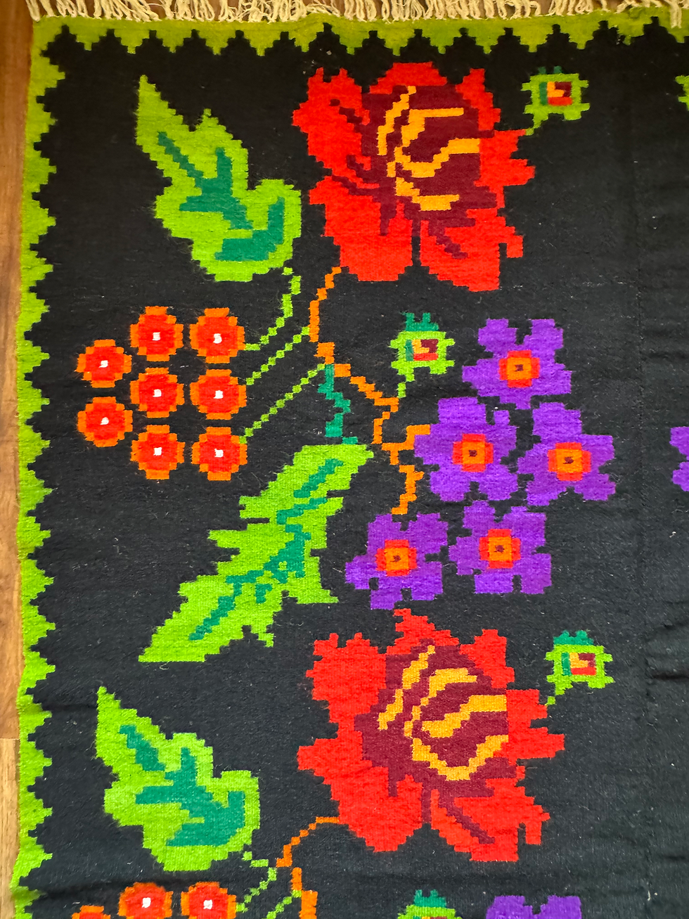 Miniaturbild: Charming wool handwoven carpet with purple and red flowers