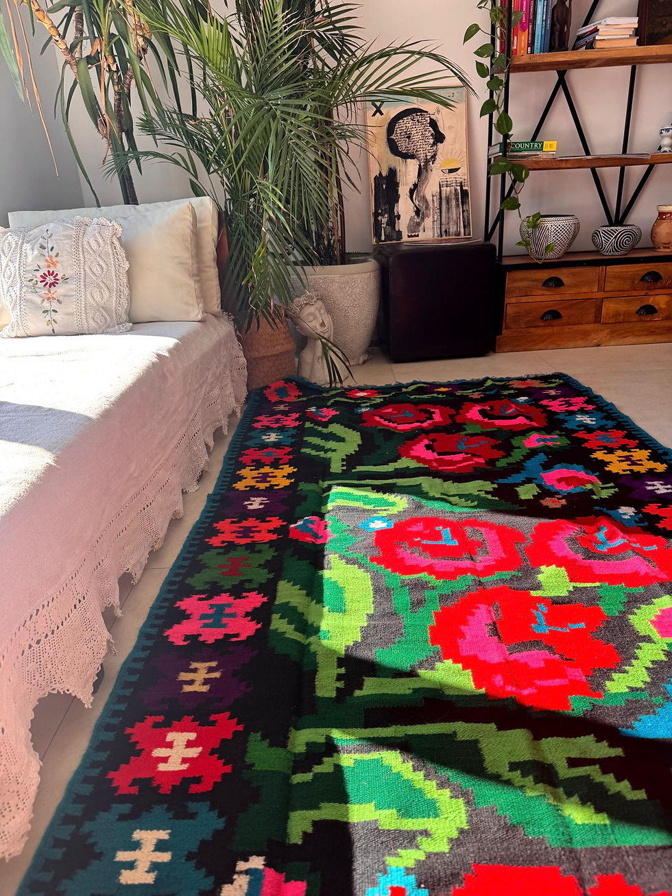 Miniaturbild: Handwoven Traditional Wool Rug with Roses – 263 × 115 cm