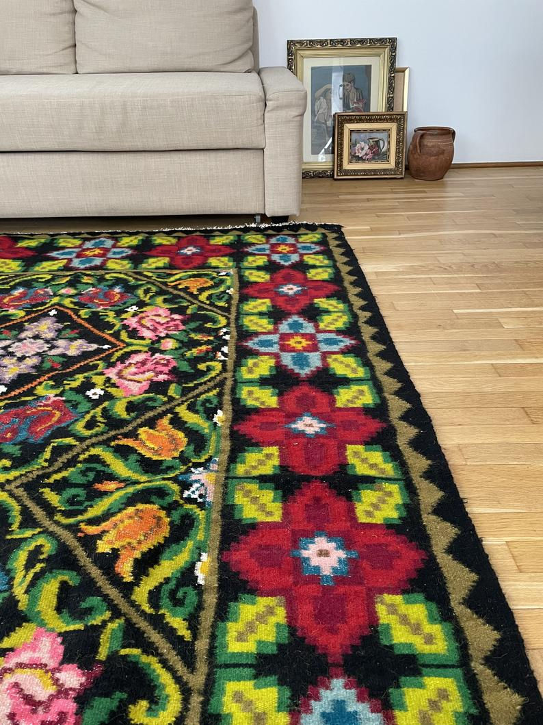 Thumbnail: Oltenian floral beautiful rug, handwoven in wool, Romania