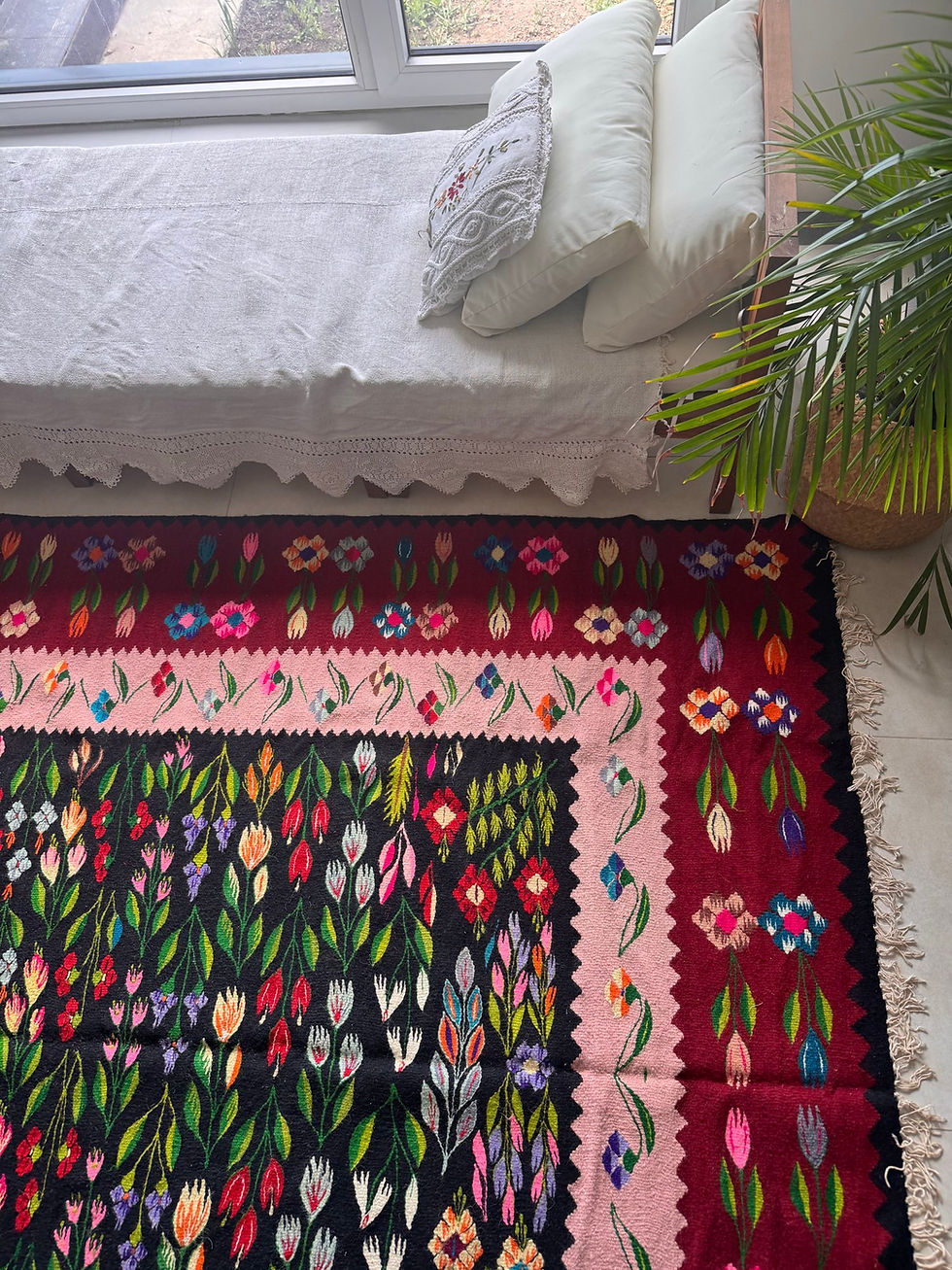 Miniatura: Large Oltenian Floral Carpet Handwoven in Wool 