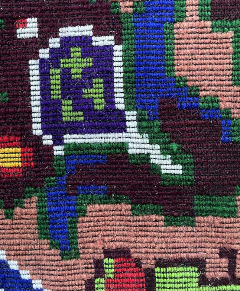 Miniatura: Handwoven vintage accent geometrical rug, colorful wool, wine colour with green