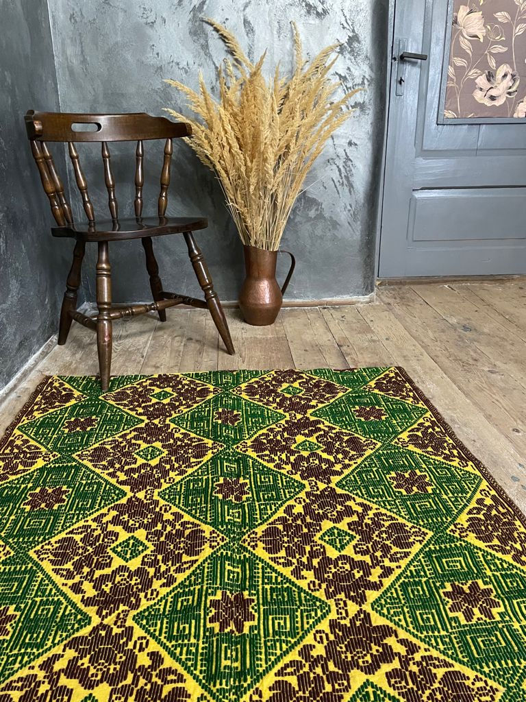 Miniatura: Charming green and yellow handmade rug with delicate colourful flowers