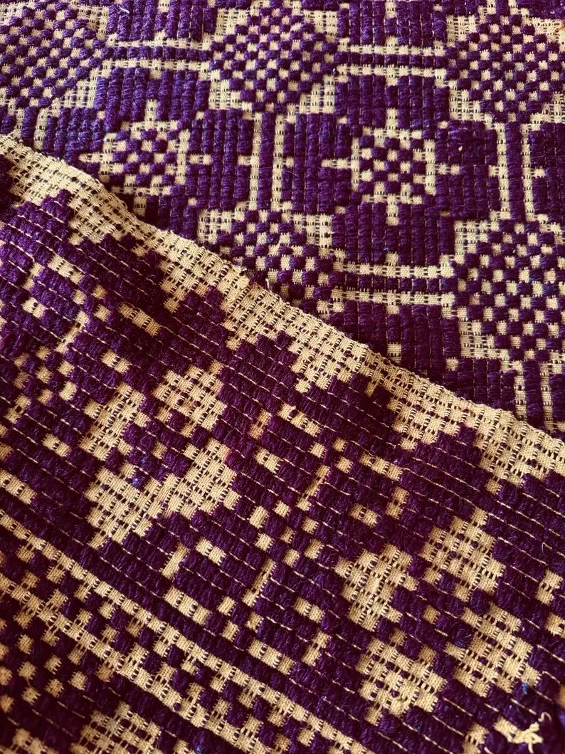 Miniatura: Romanian traditional wool carpet brown with yellow design