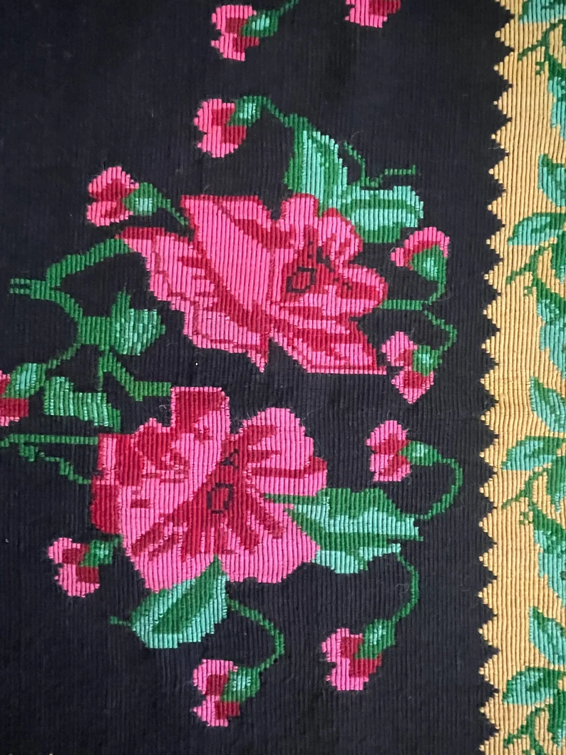 Miniatura: Hermosa alfombra floral tejida a mano en lana, diseño bohemio