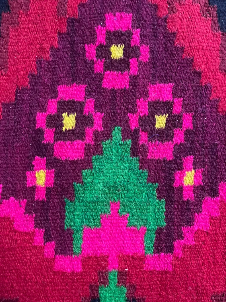 Miniaturbild: Farbenfroher handgefertigter Wollteppich aus Maramures Rumänien, florales Design