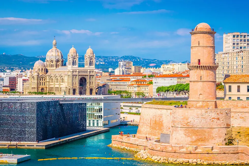 La ville de Marseille comme lieu idéal pour trouver une boîte de production.