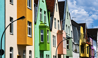 Theodorstraße Häuser Farbe (hohe Saturation).png