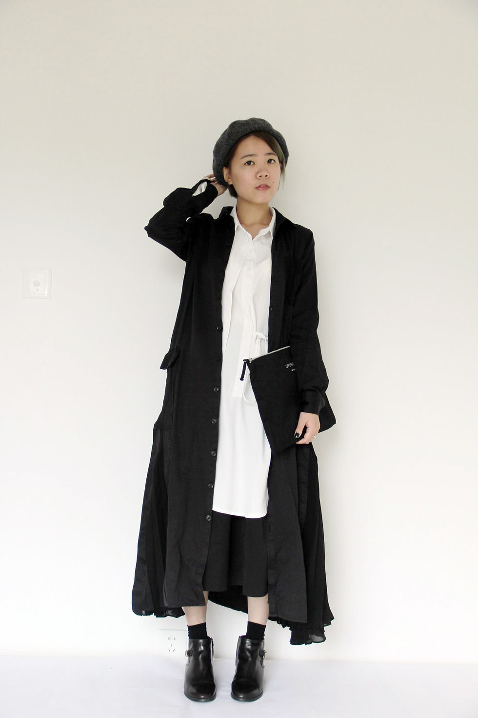 Thumbnail: classic hand bag Black
