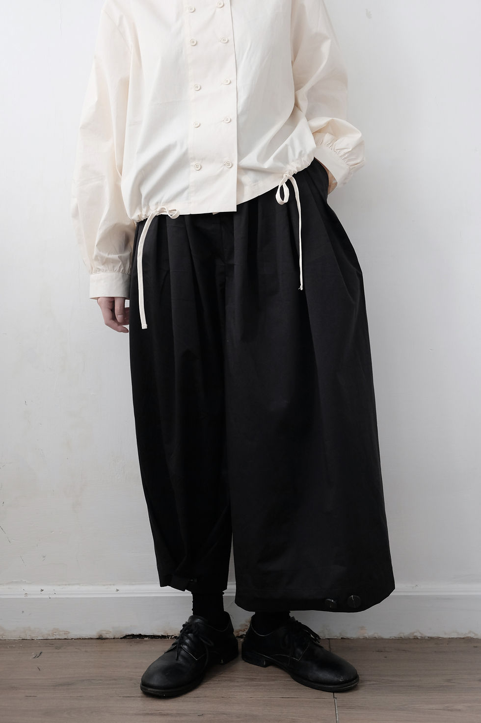 Thumbnail: Fold pleated trouser