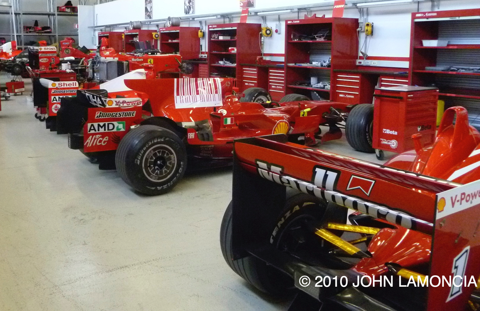 FERRARI F1 MAINTENACE SHOP