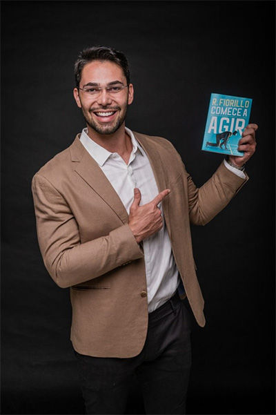 Empresário Ricardo Fiorillo faz sucesso com seu livro de inteligência emocional
