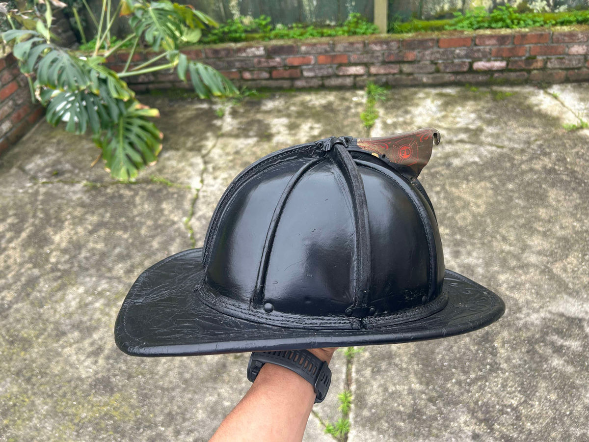 Pre-owned Cairns 5A Leather Helmet