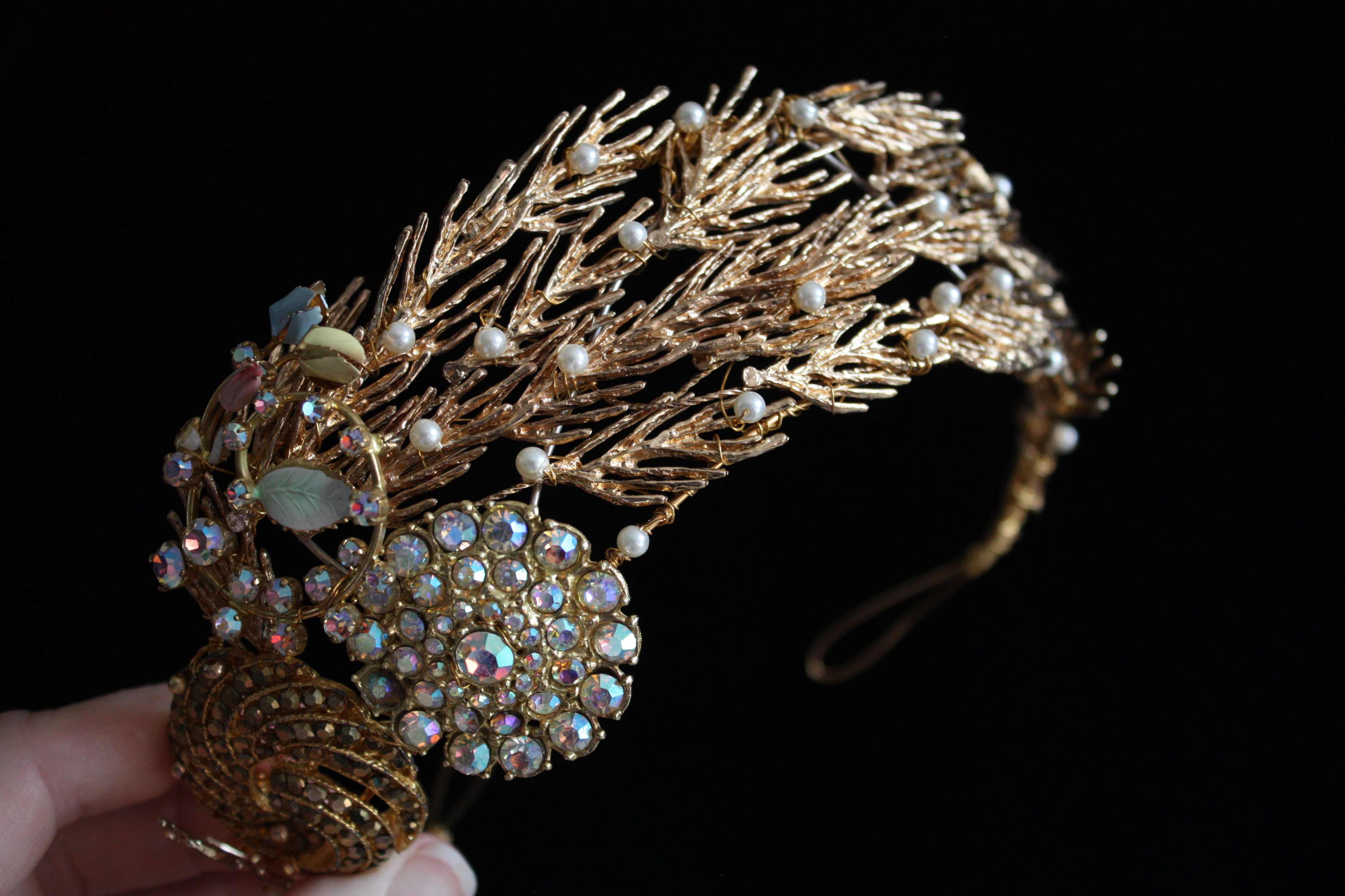 Gold leafy tiara with crystals