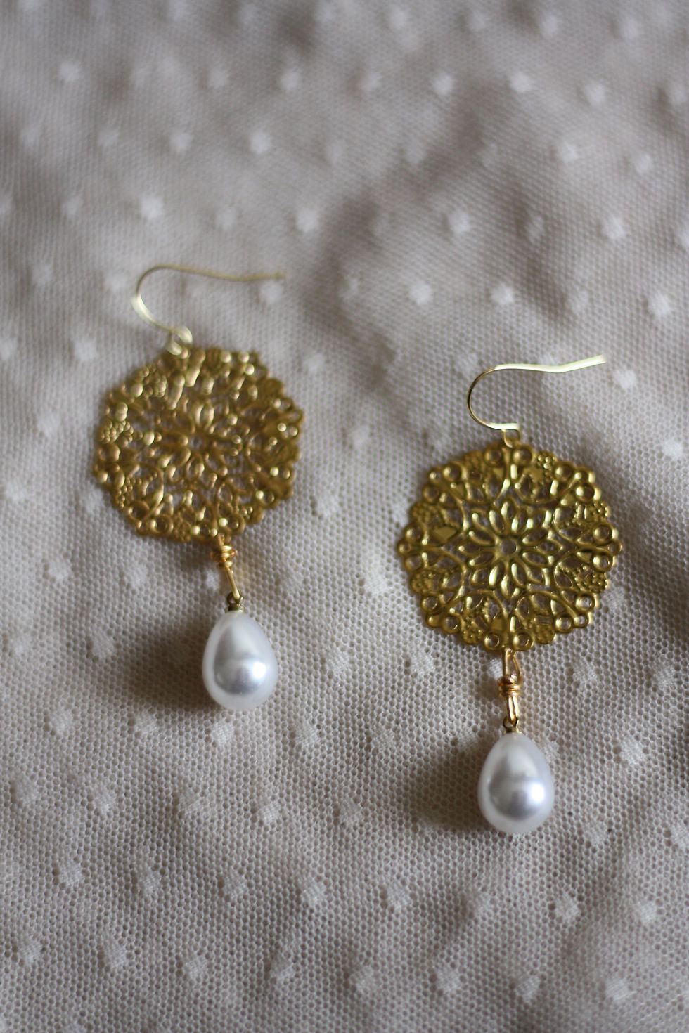 Gold filigree and pearl drop earrings