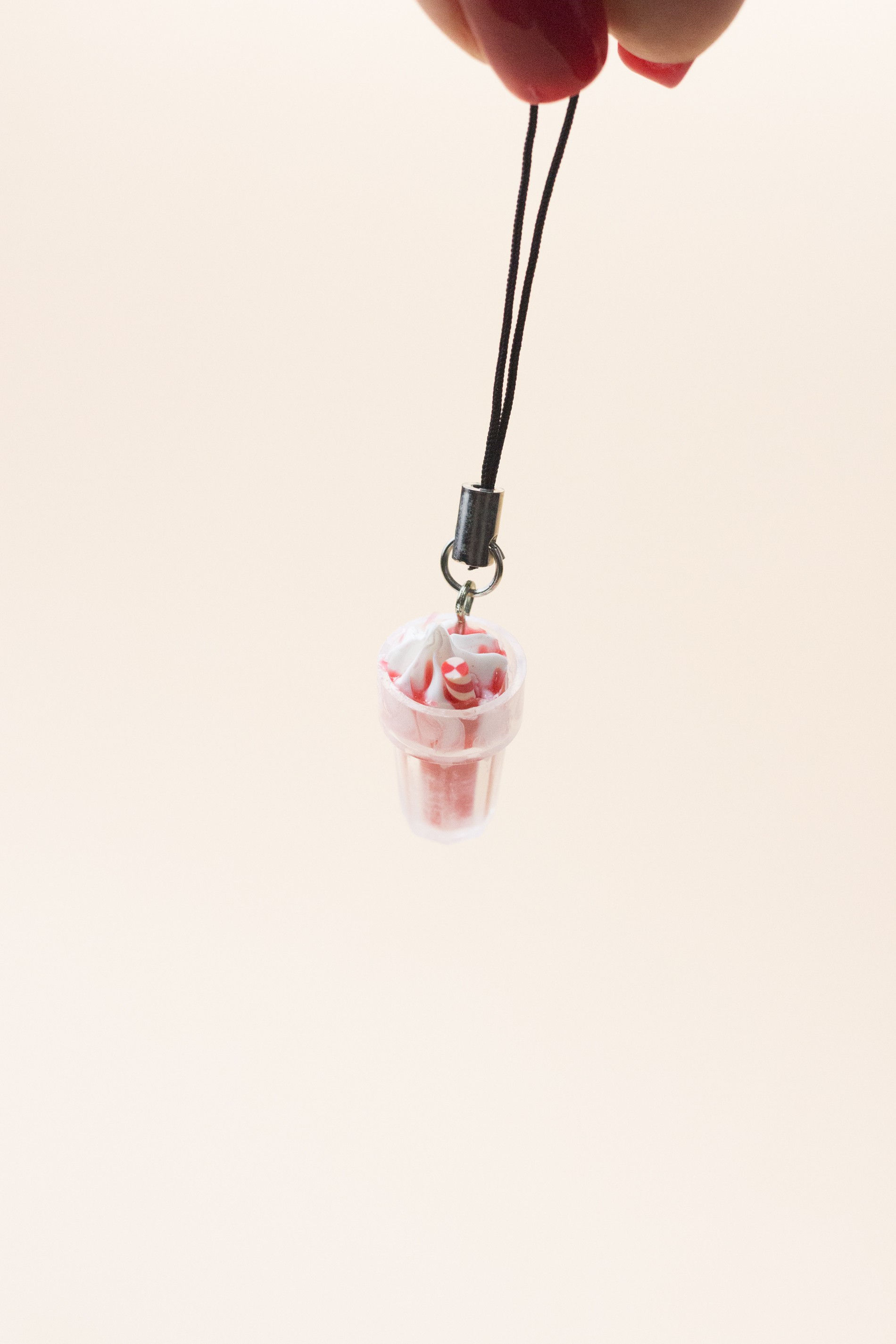 Chaveiro celular Milkshake