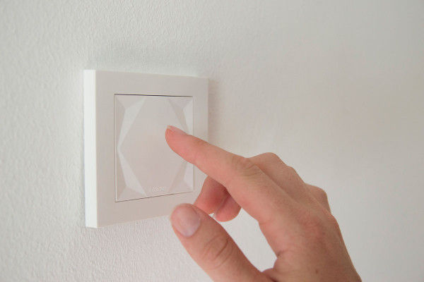 Thumbnail: Loxone Touch Tree Wit bedieningsschakelaar voor nieuwbouw
