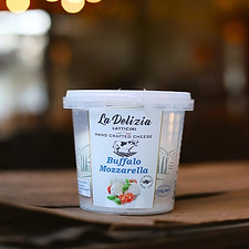 LA DELIZIA Buffalo Mozzarella_1.jpg