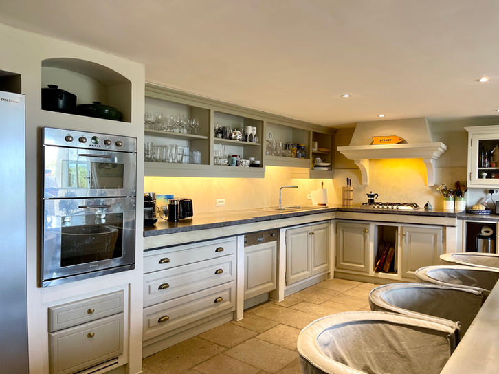 Kitchen dining