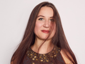 Vera Weber’s Music Lives Between Headphones and the Screen