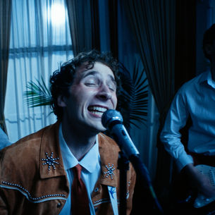 Peter DiMaggio Finds Freedom in New Indie-Pop Anthem 'Fly Away'