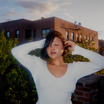 Maeve Alexander Shares Raw New Single ‘Nailbiter’