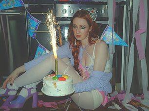 Biz Barclay 'Carried Away' – A Stunning Reflection on Time and Emotion