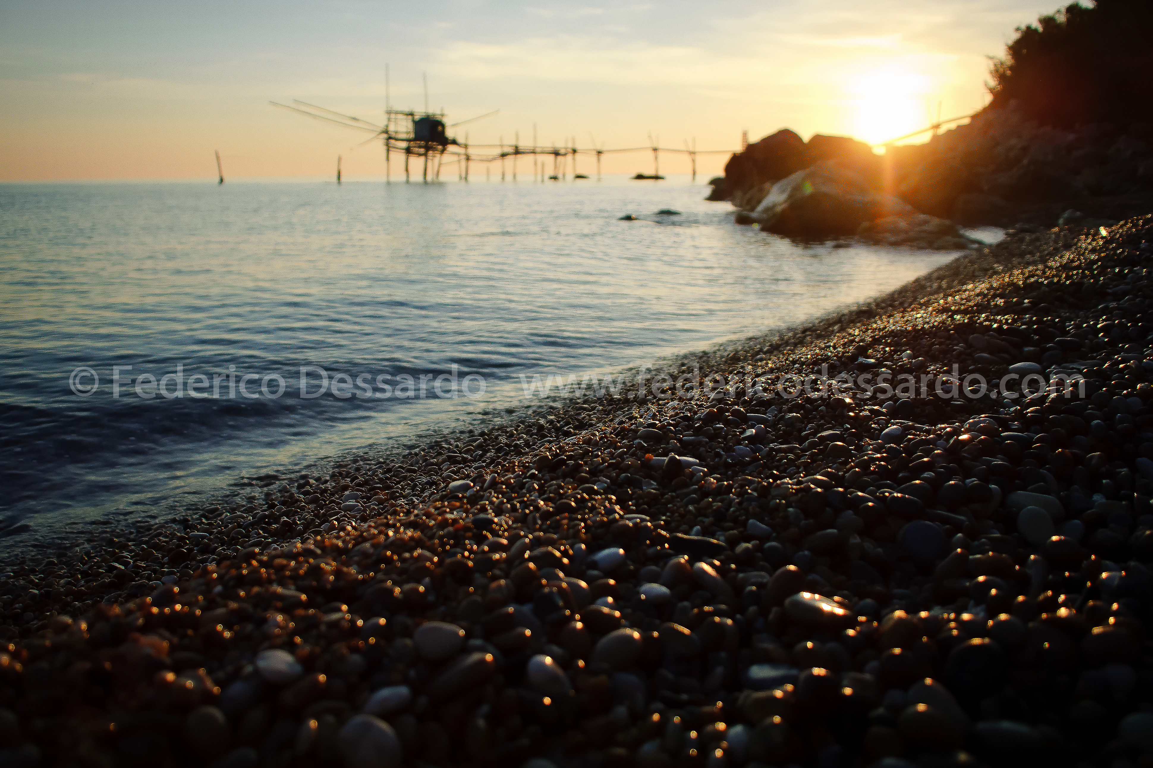 Alba sulla costa dei trabocchi