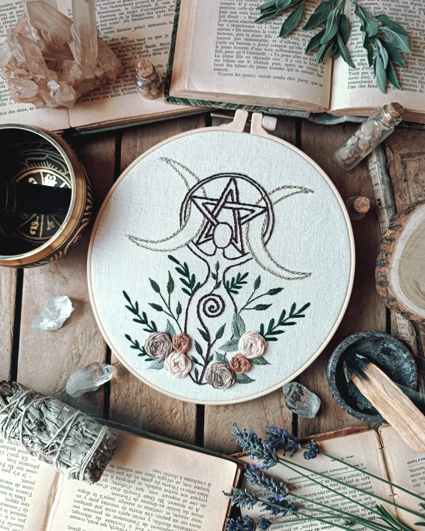 broderie déesse feminin sacré