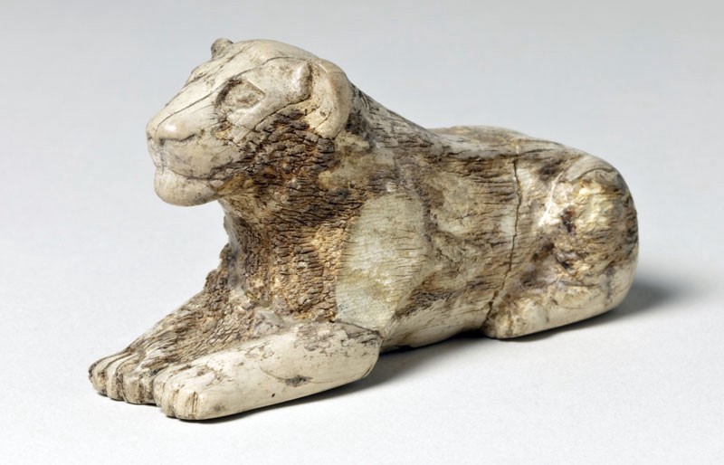 Pion de Mehen (?)en forme de lion, Ier dynastie, Paris, Musée du Louvre