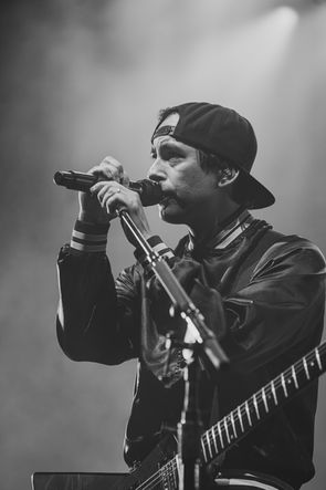 Concert Review: Pierce The Veil comes to the PNC Music Pavilion in Charlotte NC! Explosive Performance on the first day of tour!