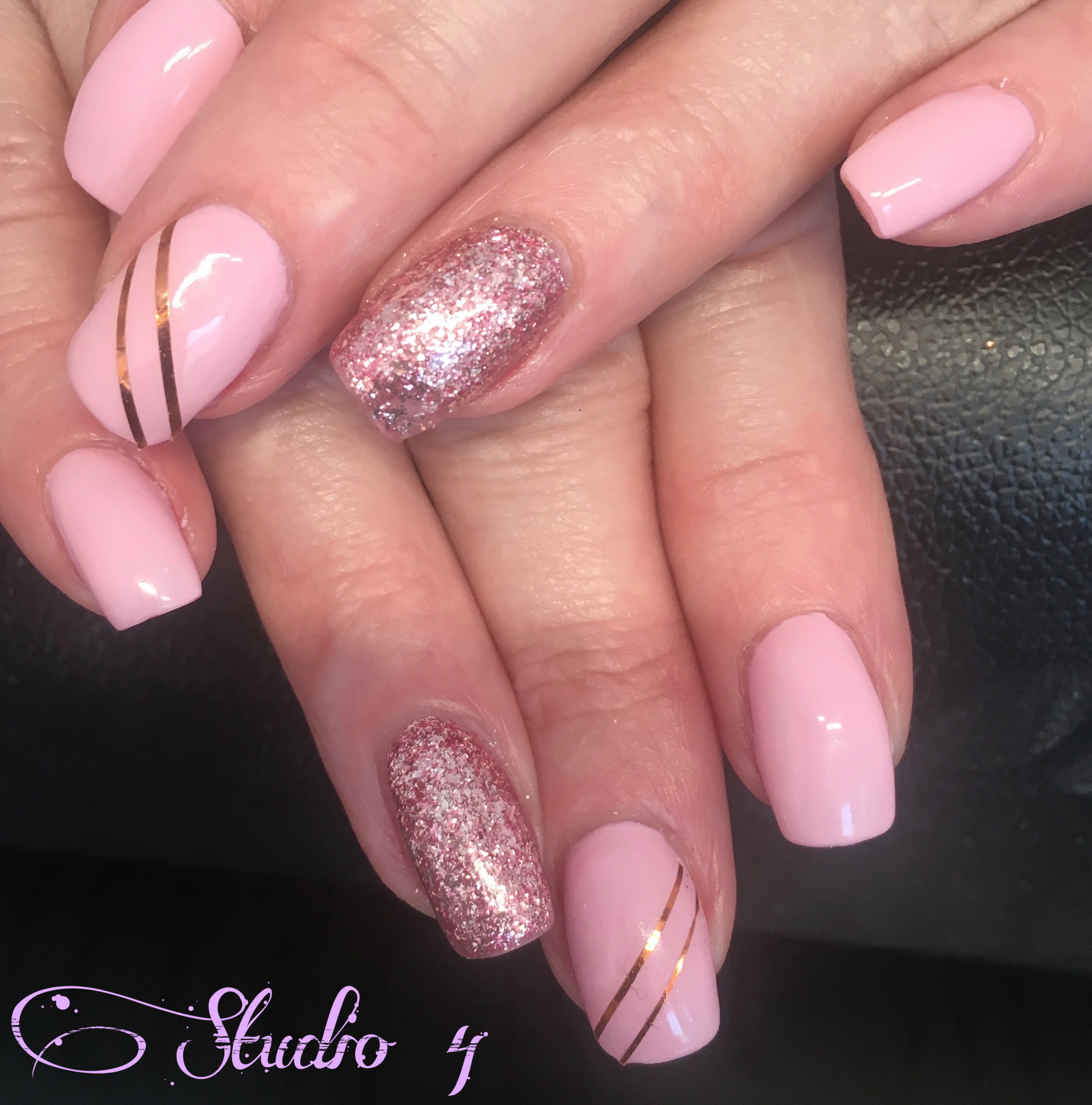 Referenzen Studio 4 Nageldesign Wimpernverlangerung