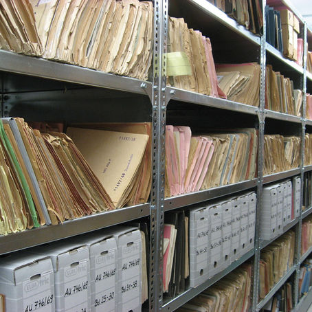 Extensives Archiv