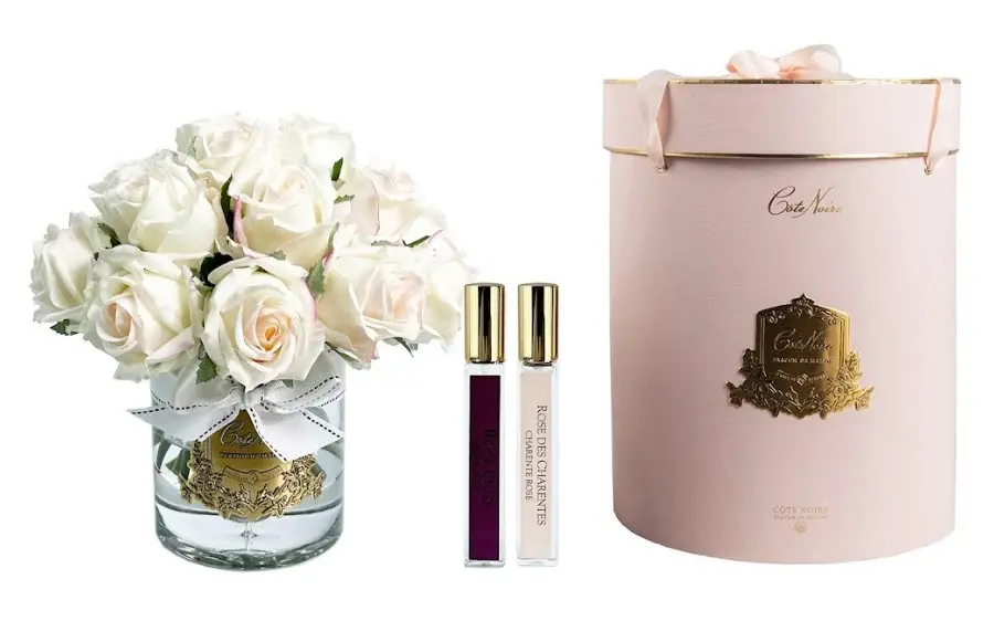 Luxury Grand Rose Bud Bouquet - Gold Badge - Blush - Pink Box