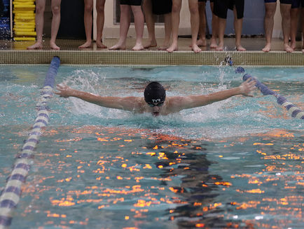 Bonney Lake Panthers Make a Splash Against Rogers Rams in League Swim Match