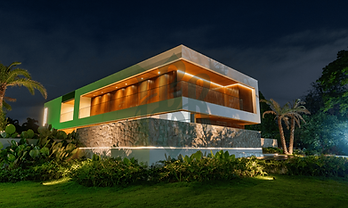 Mansão contemporânea a venda no condomínio Arouca na Barra da Tijuca.