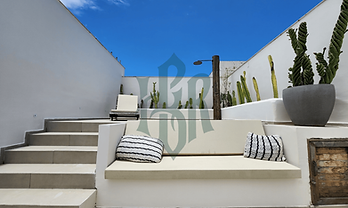 Cobertura duplex de alto padrão, com estilo mediterrâneo, grego a venda no Jardim Oceânico, Barra da Tijuca - RJ.