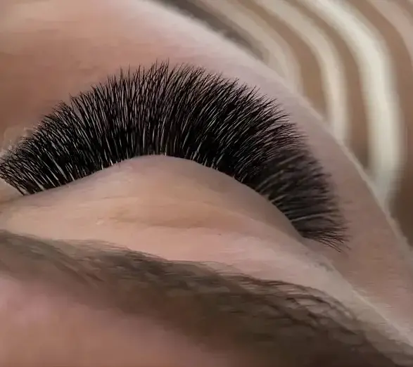 Russian-Volume Wimpernverlngerung Stuttgart | Beauty by Julija