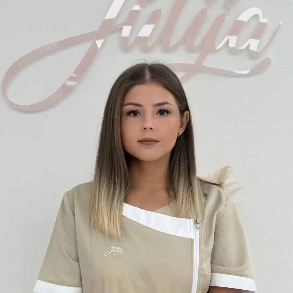 julia_wimpernstylistin.webp