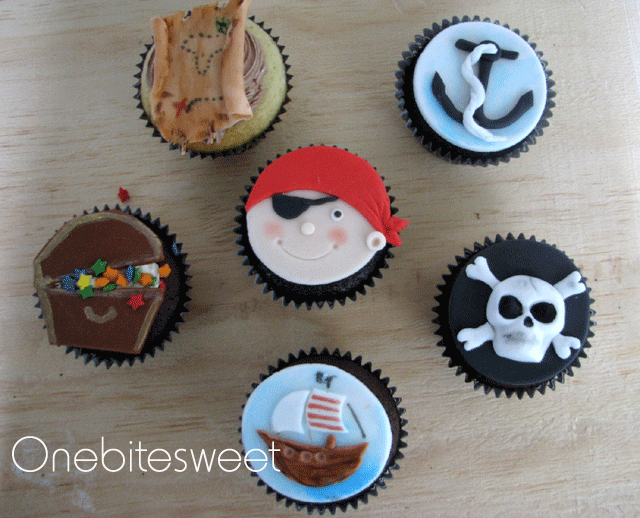 Pirates-cupcake.gif