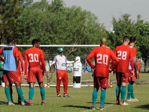 Portuguesa realiza treino tático na manhã desta quinta-feira
