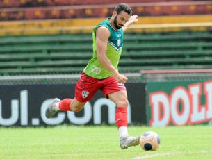 Edson é uma das novas caras da Portuguesa para o Campeonato Paulista