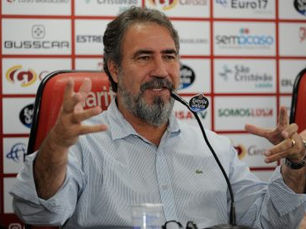 Presidente Castanheira, Toninho Cecílio e Sérgio Soares dão coletiva no Canindé